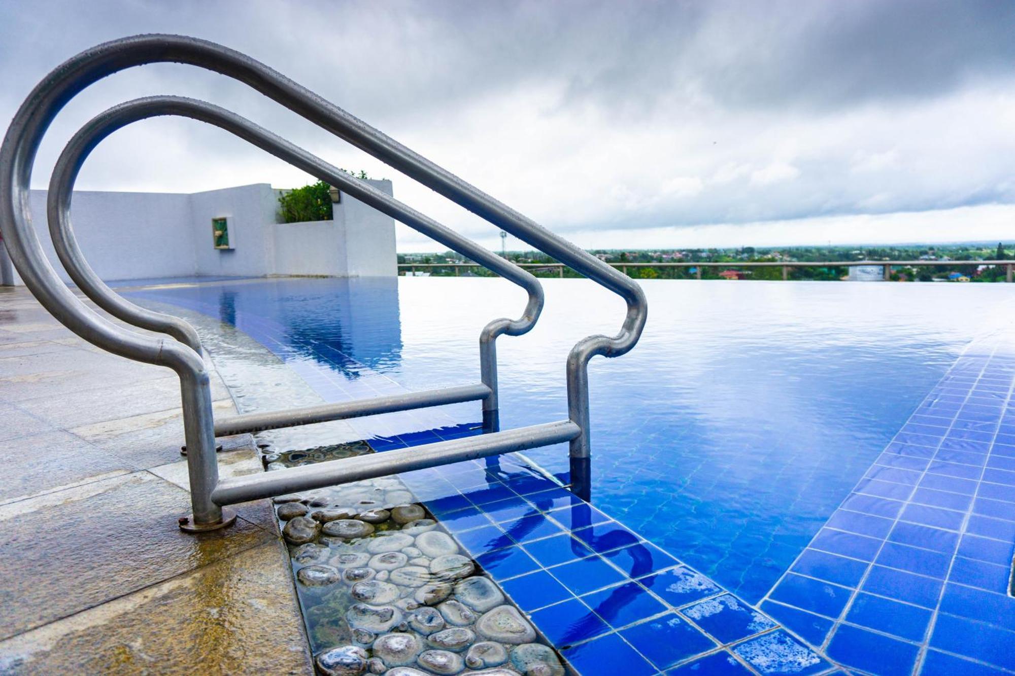 One Tagaytay Place Hotel Suites Official Account Tagaytay City Extérieur photo